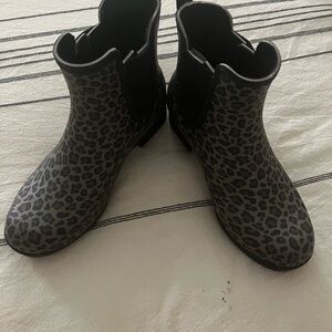 Chooka Brown and Black Winter Rain Boots Ankle Height